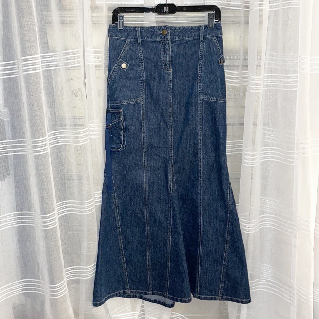 I Paid $395 From Bloomingdale’s Has Stretch Size 4